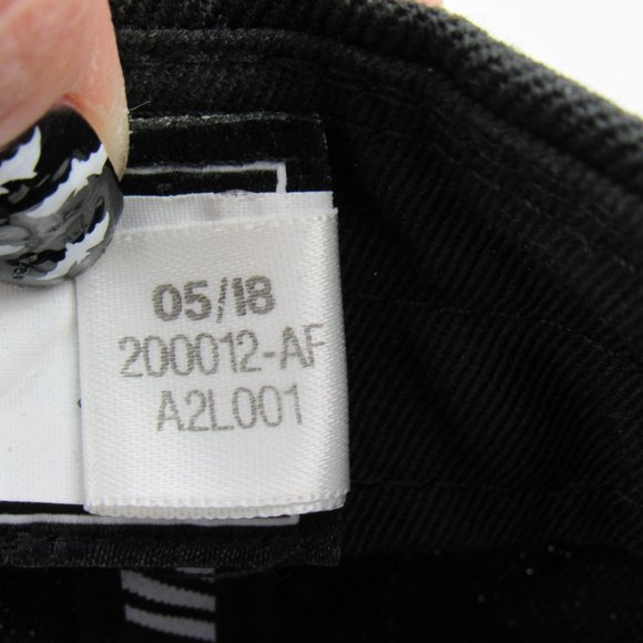Adidas Black Baseball Cap w/Black Retro Embroidered Trefoil Logo Snap Back EUC - Picture 8 of 9